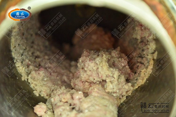 采出來(lái)的魚(yú)肉